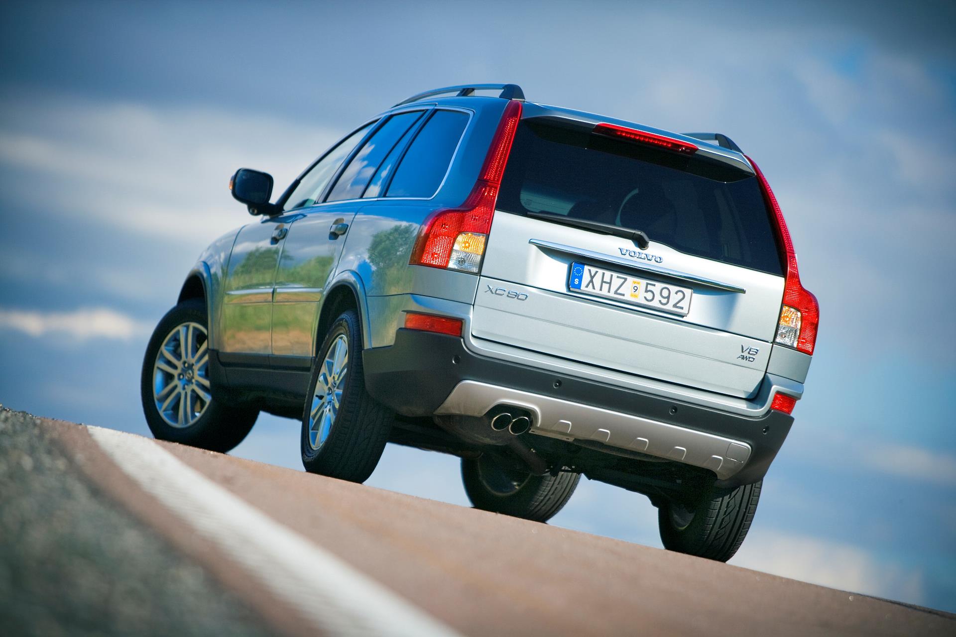 Volvo XC90 V8