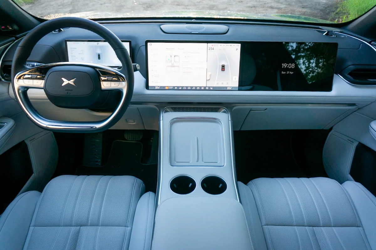 https://ocs-pl.oktawave.com/v1/AUTH_2887234e-384a-4873-8bc5-405211db13a2/autoblog/2025/04/xpeng-g9-long-range-24.jpg