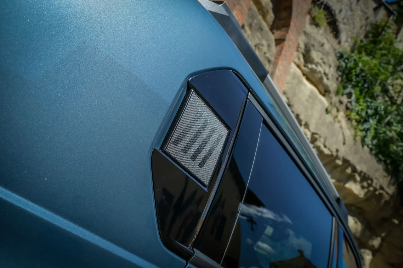 https://ocs-pl.oktawave.com/v1/AUTH_2887234e-384a-4873-8bc5-405211db13a2/autoblog/2025/05/Fiat-Grande-Panda-Hybrid_20.jpeg