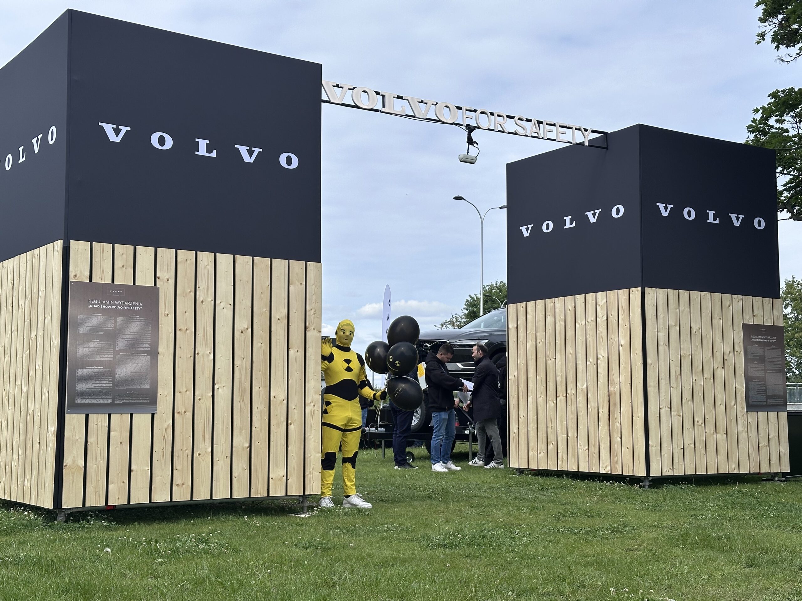 Dachowałem w samochodzie Volvo i czułem się bezpiecznie. Możesz zrobić to i Ty