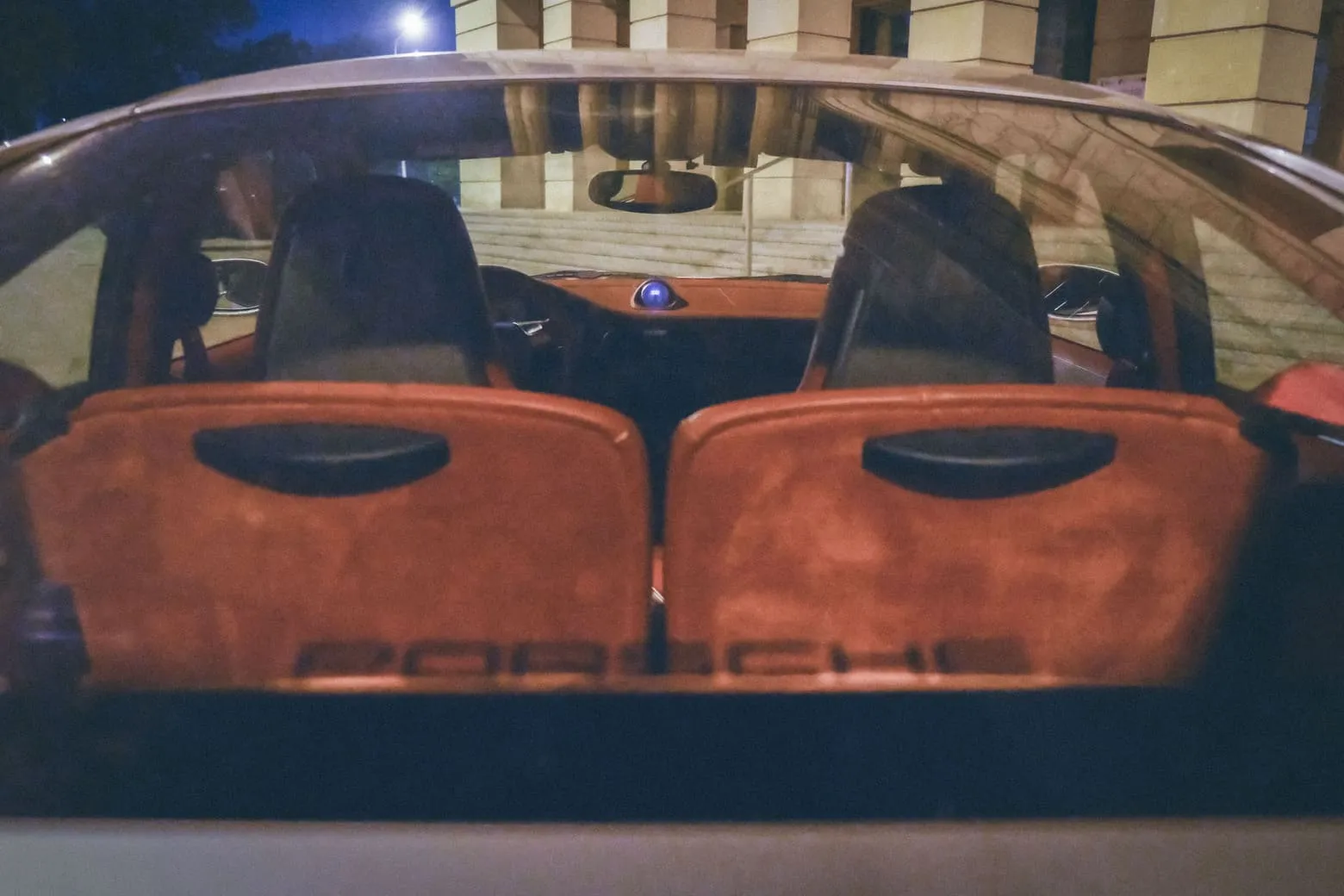 https://ocs-pl.oktawave.com/v1/AUTH_2887234e-384a-4873-8bc5-405211db13a2/autoblog/2025/05/Porsche-911-Turbo-997_13.jpg