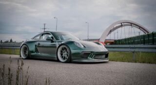 Jak to jeździ: nieprzyzwoicie piękne i szerokie Porsche Indecent