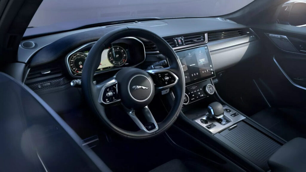 jaguar-f-pace-v8-wnetrze