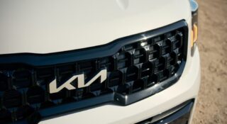Kia planuje hybrydową rewolucję. Chyba zapatrzyła się na markę z problemami