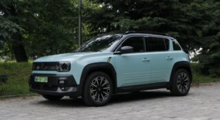 Jeździłem nowym Renault 4 E-tech. Najważniejszy powód, by je kupić, to geopolityka