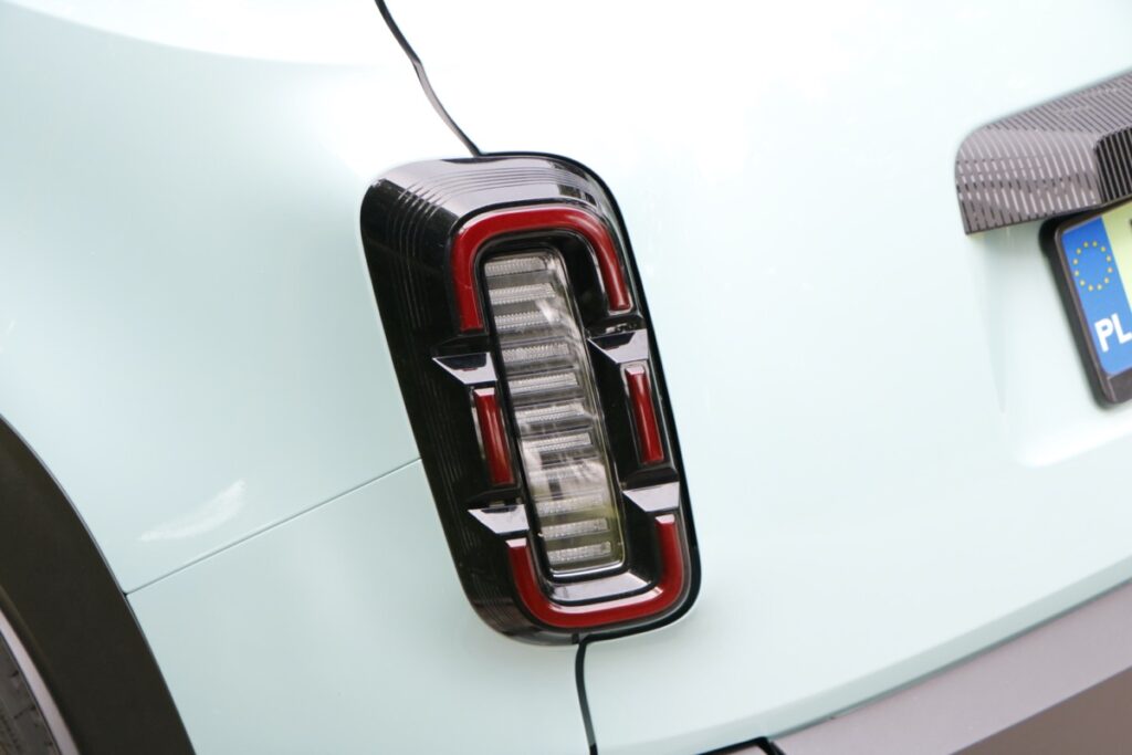 renault-4-etech-7