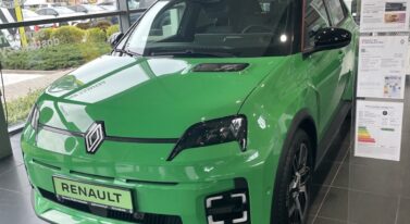 Chciałem kupić nowe Renault 5 E-Tech. To śliczny samochód, ale finansowo mi się nie skleja