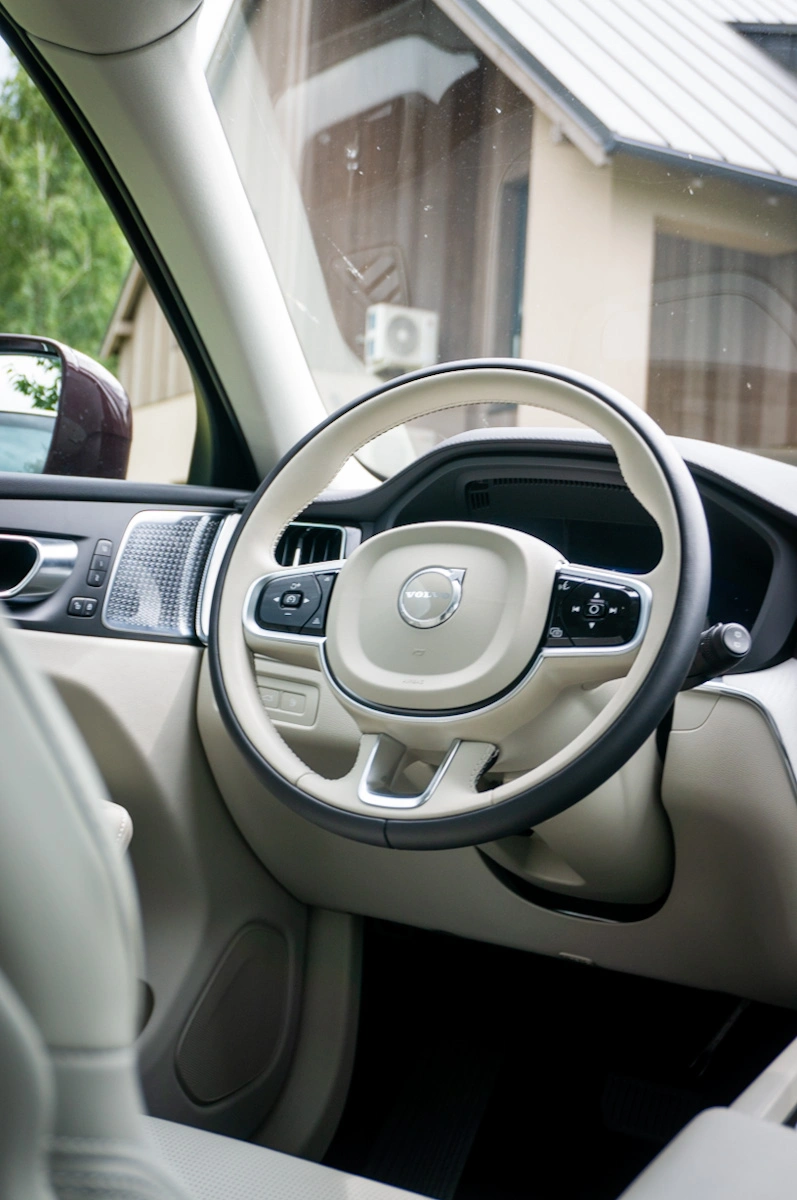 https://cdn-ab.spidersweb.pl/2025/06/volvo-xc60-2025-12.jpg