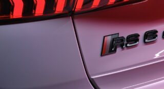 Nowe Audi RS 6 przyłapane w elektrycznym trybie jazdy. Ale jeszcze nie strącajcie wszystkiego z biurek