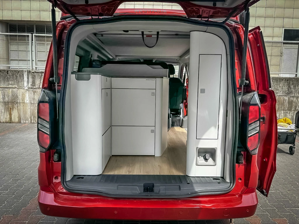 https://cdn-ab.spidersweb.pl/2025/07/Ford-Transit-Custom-Nugget_15.jpg