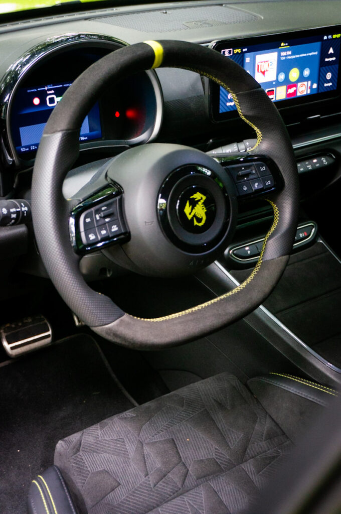 https://cdn-ab.spidersweb.pl/2025/07/abarth-600e-04-680x1024.jpg