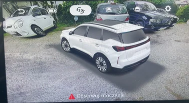 Nowy chiński SUV nie pozwolił mi przeparkować na własnej posesji. Napisał swoje warunki