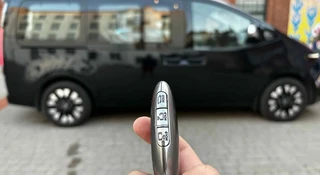 elektrycznie otwierane drzwi Hyundai Staria