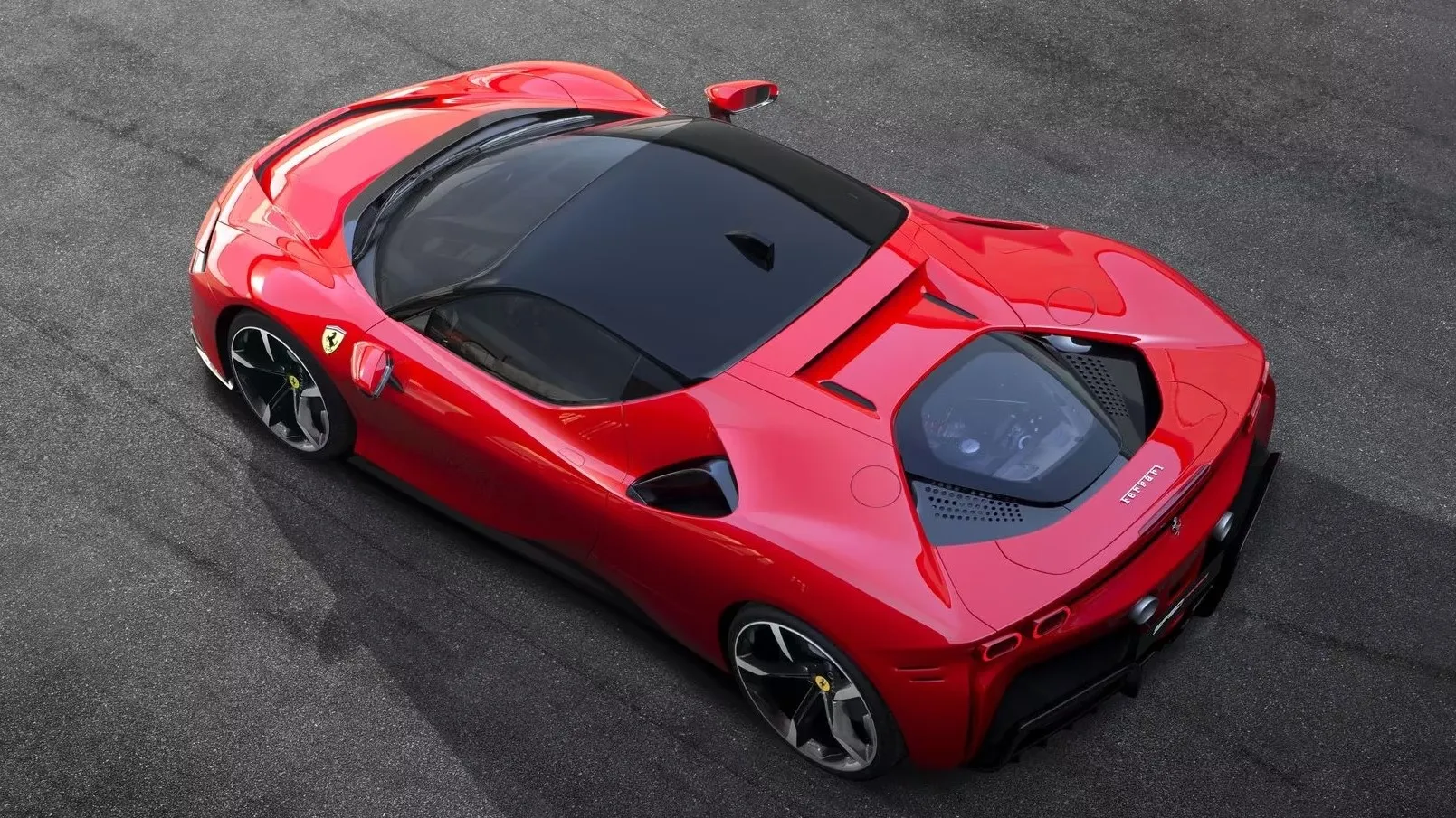 Nowe Ferrari jest coraz bliżej. Ma ponad 1000 KM mocy i silnik spalinowy