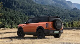 Nowy Ford Bronco jest elektryczny. Spokojnie, może też być (prawie) normalny
