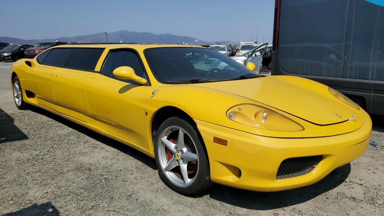 Oto rodzinne Ferrari. Patocelebryci też się zmieszczą
