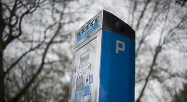 Obowiązkowa gotówka w parkomatach. Ministerstwo „zgodziło” się z RPO