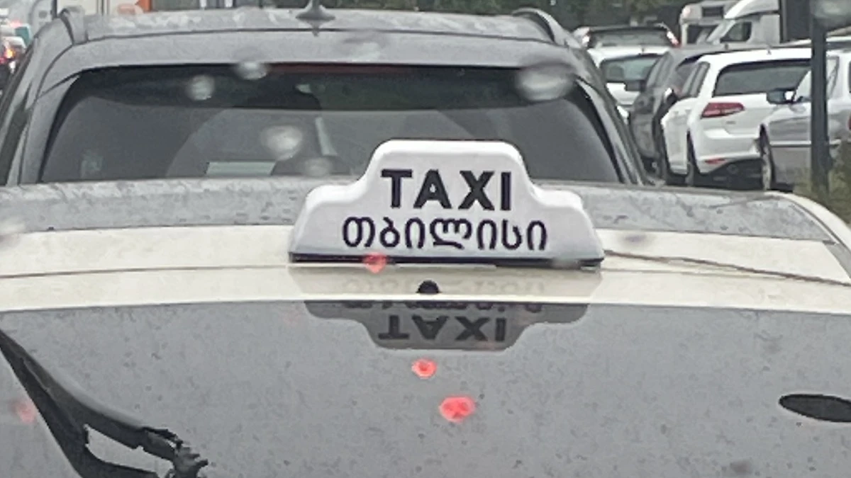 TAXI TBILISI na warszawskiej taksówce. Troszkę to zaszło za daleko, drodzy priusiarze