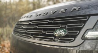 Tak wygląda nowe logo Range Rovera. Burza wokół Jaguara to dla koncernu JLR za mało