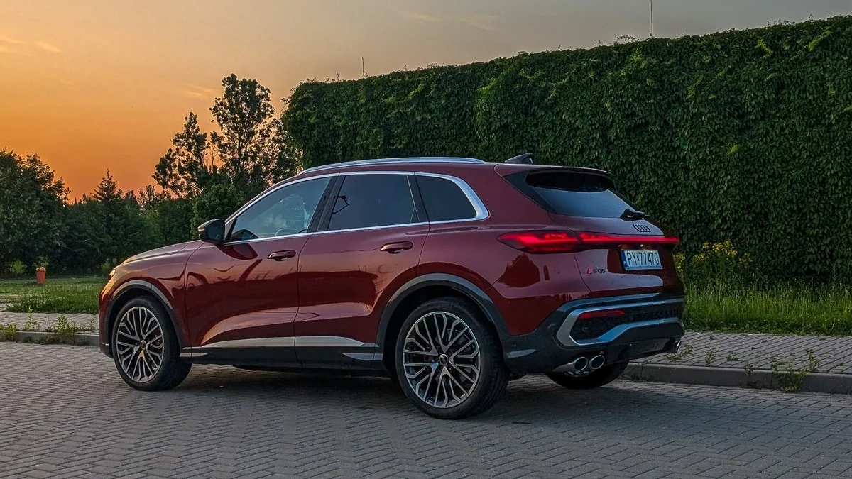 Czerwone, głośne i wściekłe. Nowe Audi SQ5 nie bierze jeńców