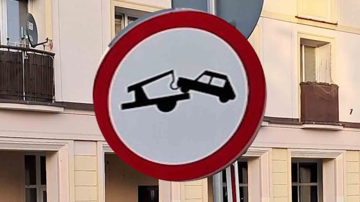 W Rzeszowie wymyślili nowy znak. To zakaz wjazdu pojazdami holującymi inne pojazdy, czyli B-2137
