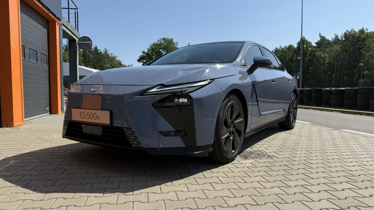 lexus es 2025
