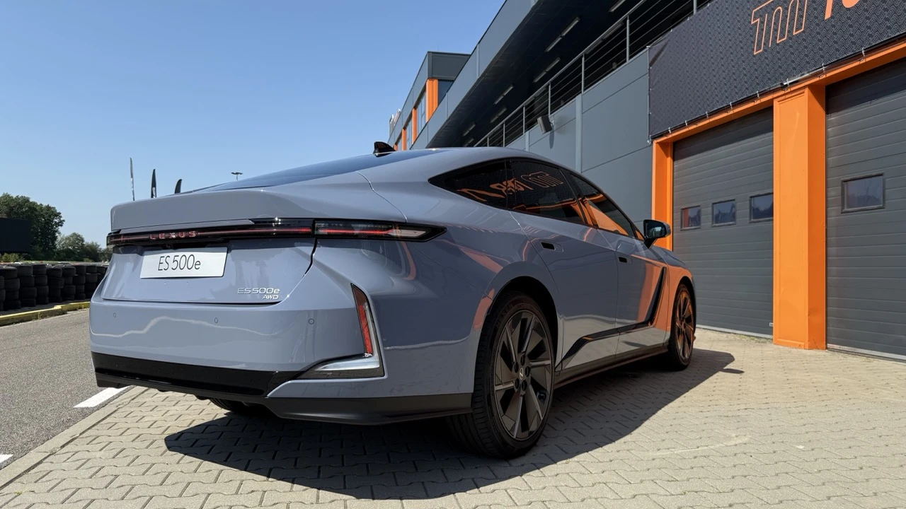 lexus es 2025 
