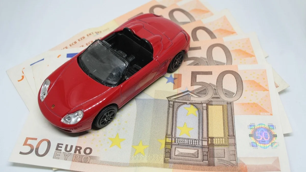 Kupiła samochód na wieloletni kredyt. Bank żąda niemożliwego ubezpieczenia