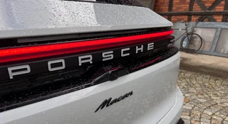 Porsche wczoraj: ubijamy spalinowego Macana. Porsche dzisiaj: oto nowy spalinowy SUV