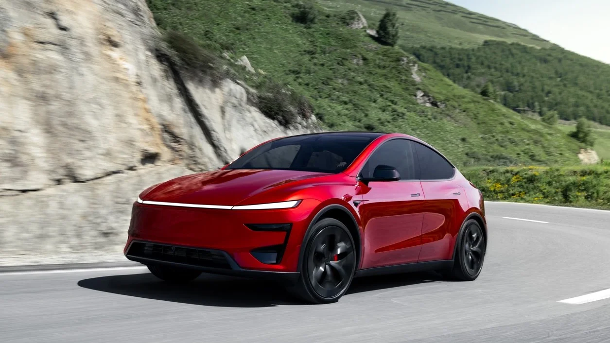 Nowa Tesla Model Y Performance już dostępna. Start od 269 990 zł, dopłaty tylko dla skromnych