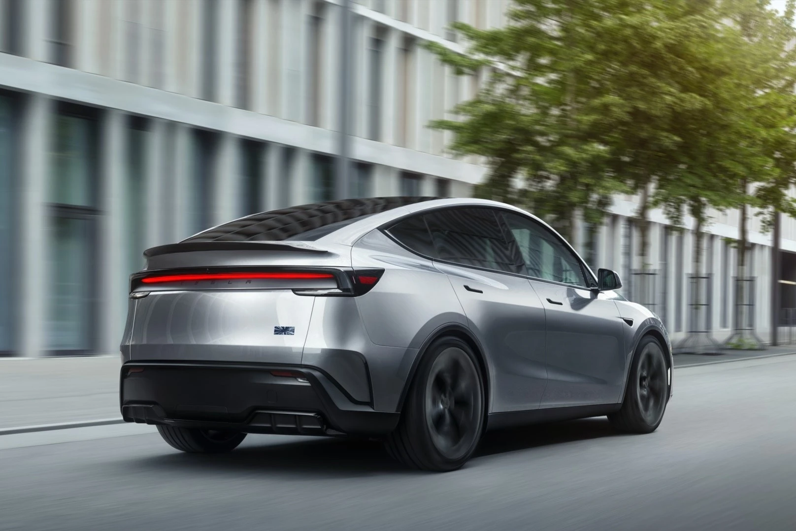 https://cdn-ab.spidersweb.pl/2025/08/tesla-model-y-performance-2025-7.jpg