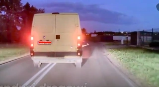 Agresywny kierowca busa gonił kierującą przez pole. Mamy gotowy przepis
