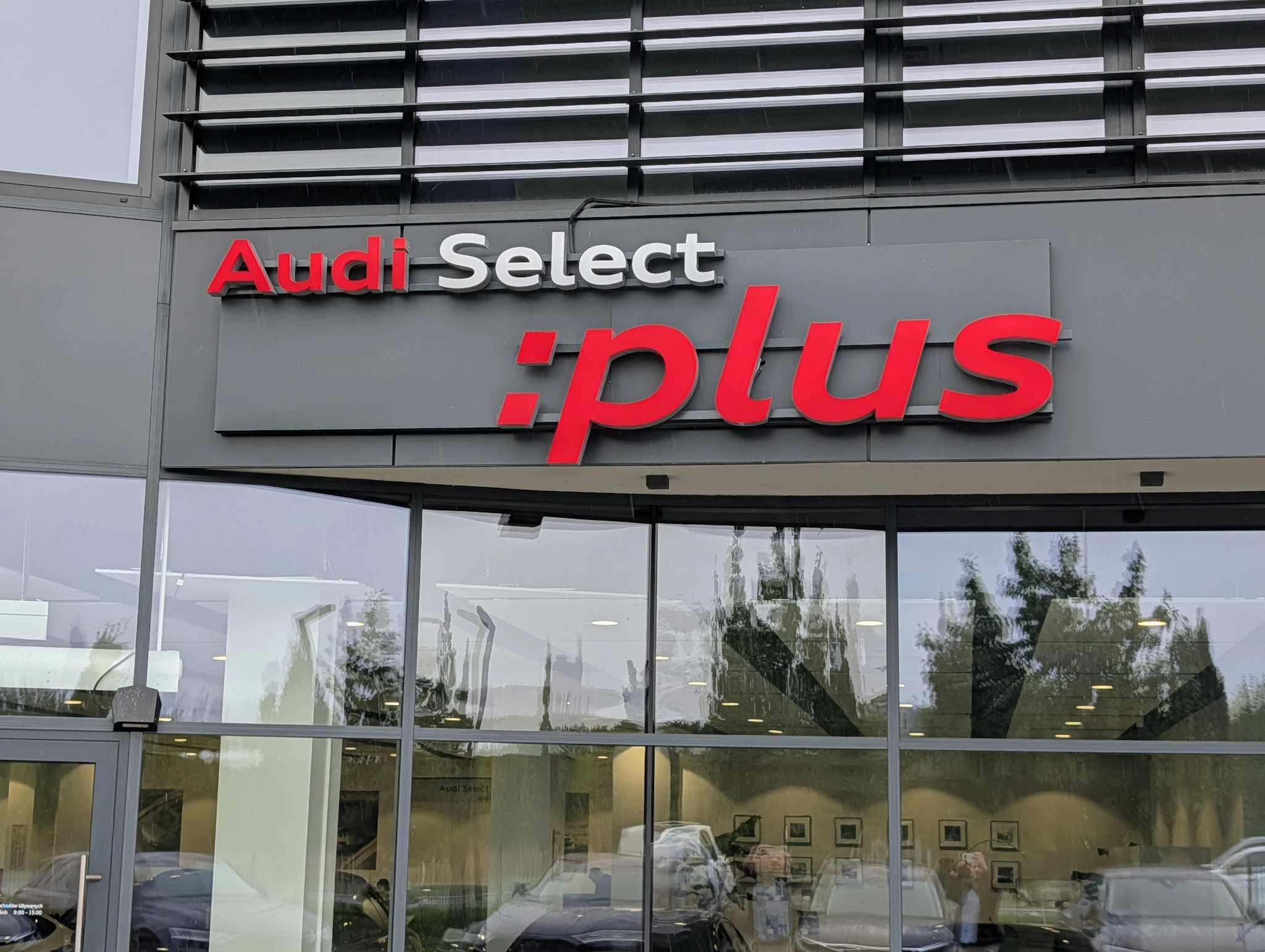Audi Select :plus - widok salonu  
