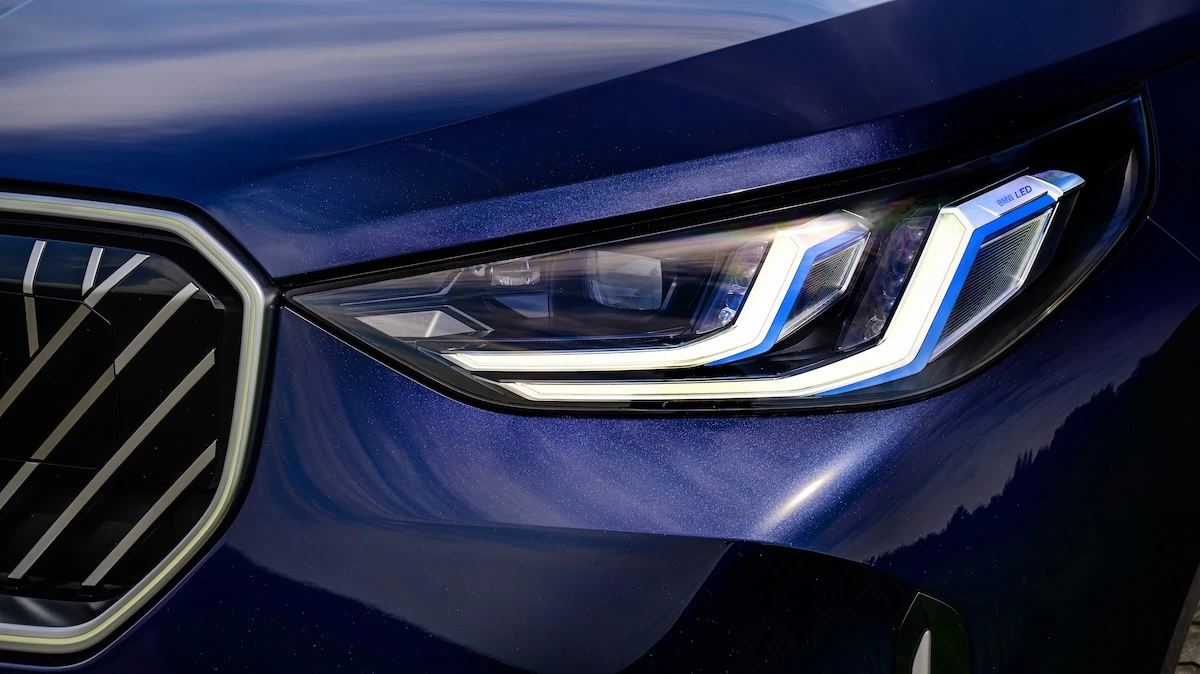 Oto nowy SUV BMW. Na widok tego grilla będziesz uciekał z lewego pasa