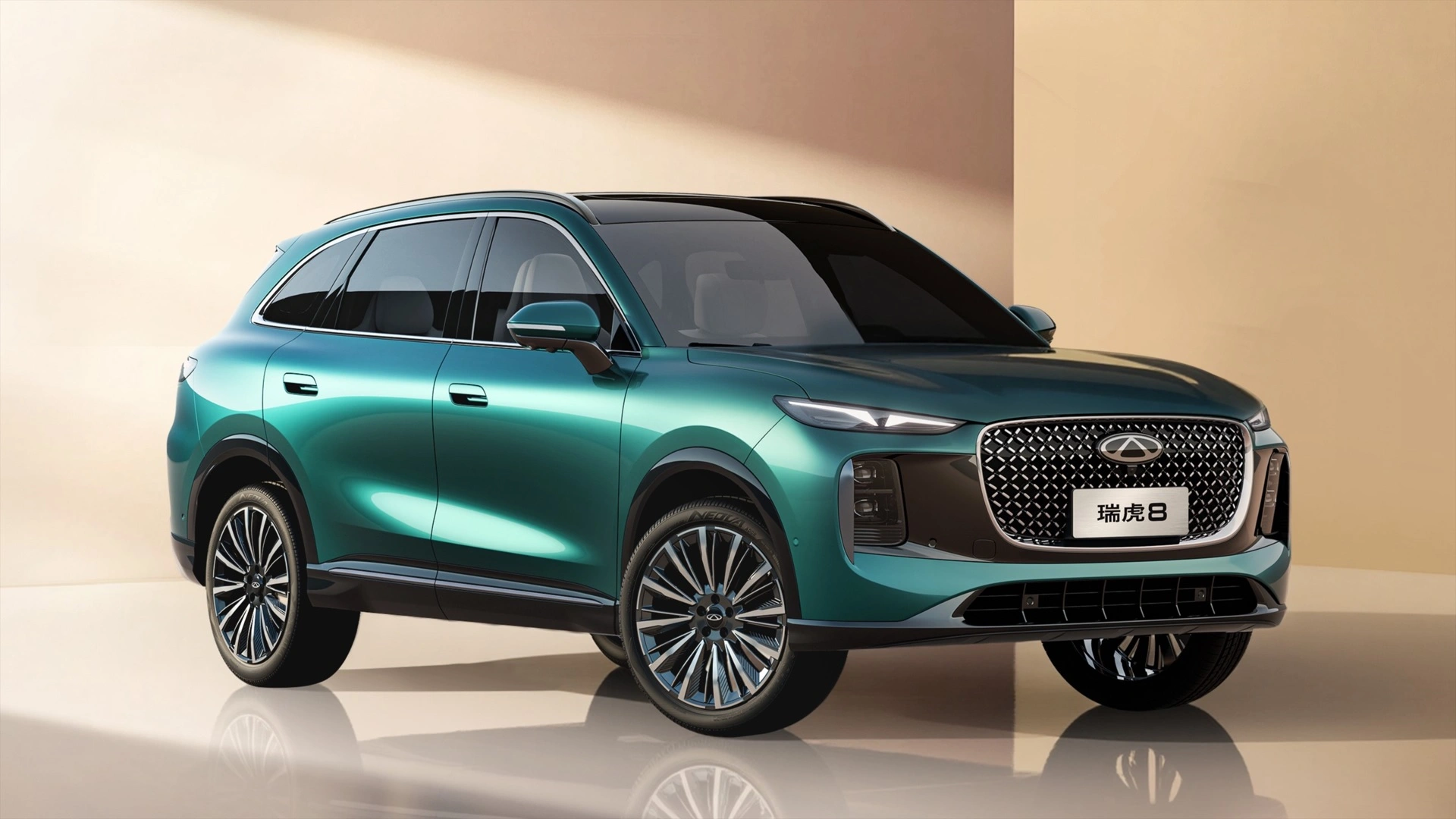Nowe Chery Tiggo 8 urosło. Chińczycy oferują dwa SUV-y w jednym