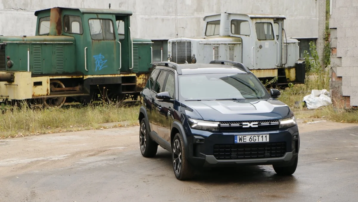 Chińska konkurencja marzy, aby Dacia Bigster Hybrid znikła. A ona ani myśli. Test