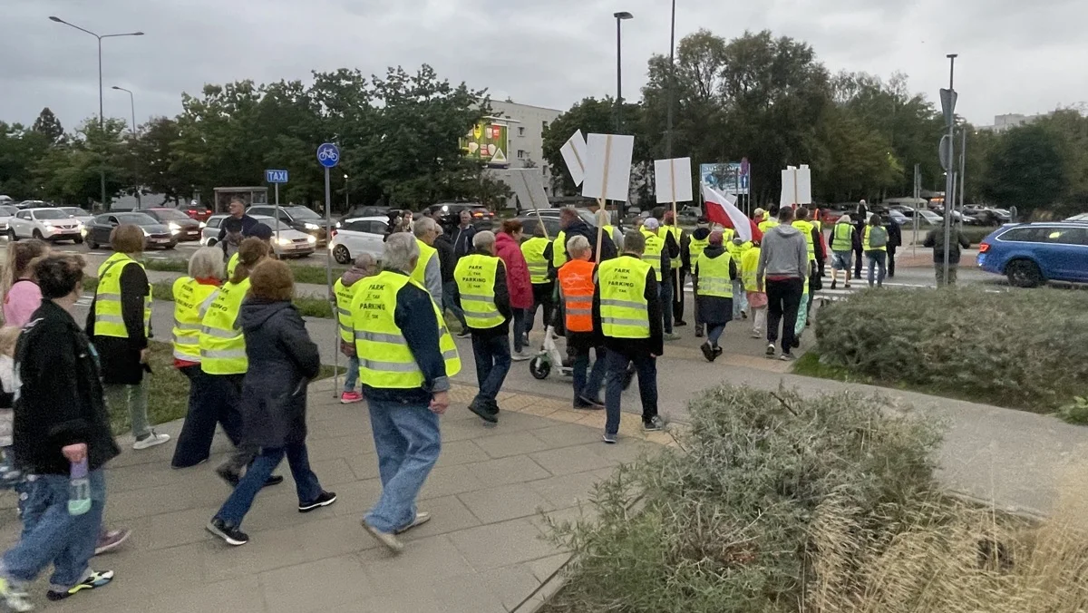 Byłem na proteście prawdziwego ruchu miejskiego. Mieszkańcom zlikwidowano parking, a miasto ich lekceważy