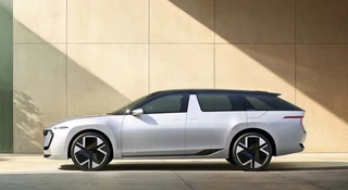 Nowa Skoda Octavia to prestiż na kołach. Nawet drzwi ma jak Rolls-Royce