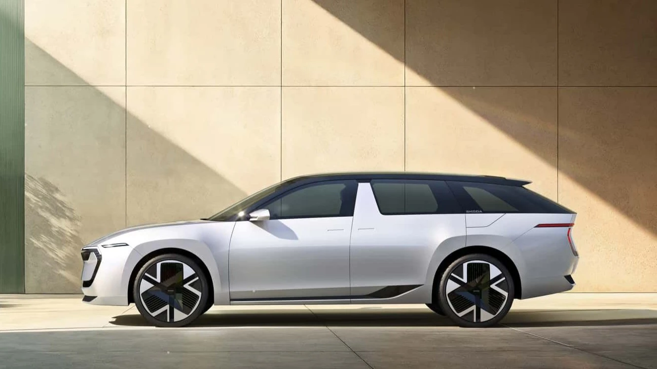 Nowa Skoda Octavia to prestiż na kołach. Nawet drzwi ma jak Rolls-Royce