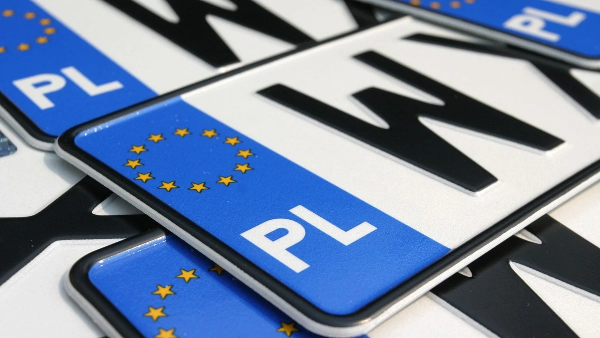 Wydanie tablic i dowodu podrożeje. Zbyt długo było tanio