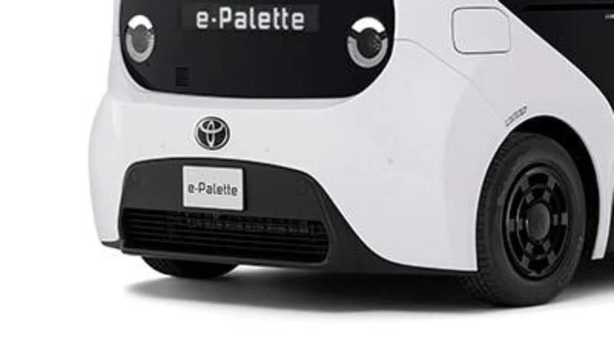 Nowa Toyota paleta wchodzi i trzęsie ryneczkiem z warzywami. Tylko cena niedobra