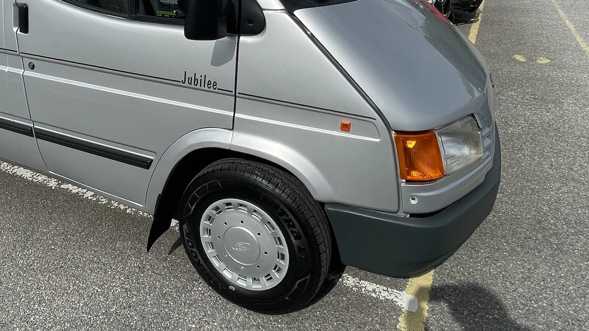 Ford Transit ma 60 lat. Z tej okazji stanąłem w rekordowym korku