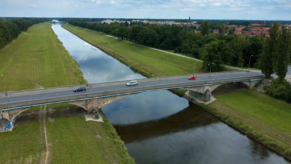 Ocalono zabytkowy most. Tylko po co się starać?