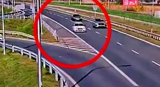 Zatrzymał się na &#8222;esce&#8221;, bo żal mu było kilku minut. Są ranni