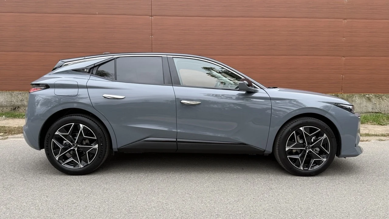DS 4 lifting