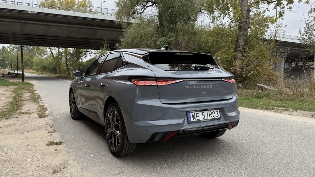 DS 4 lifting