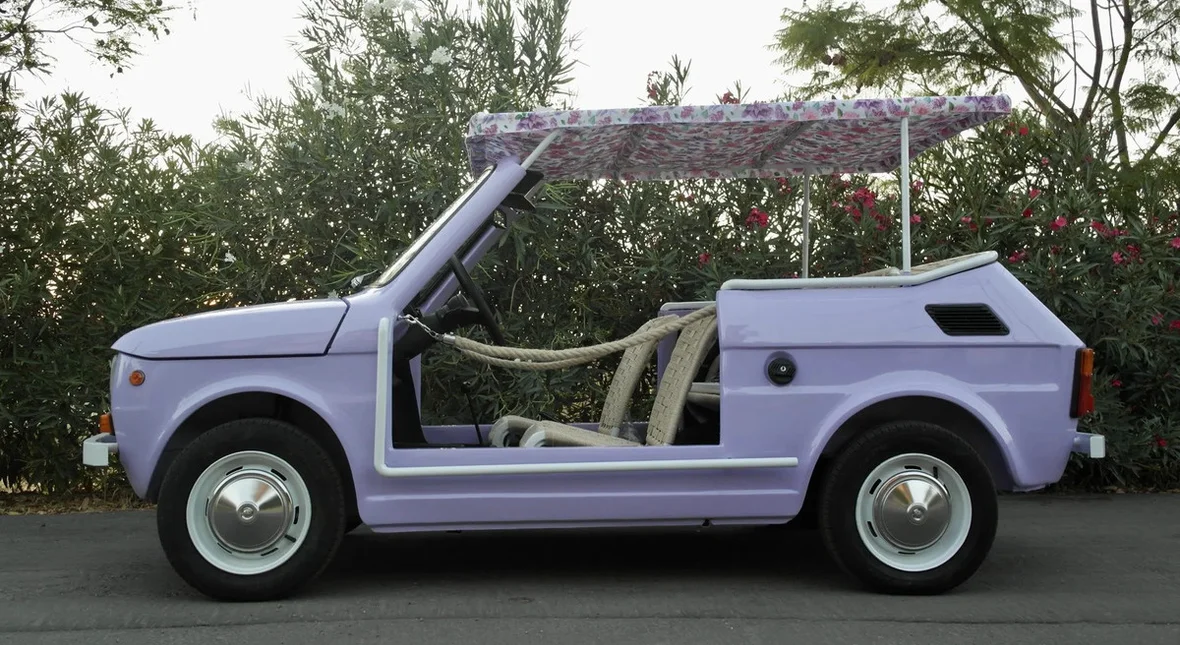 Na sprzedaż jest najsłodszy z Maluchów. Wygląda, jakby w PRL działał Instagram