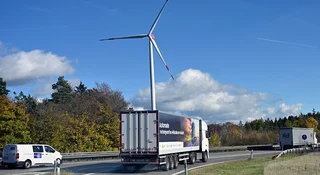 Bezprzewodowe ładowarki na autostradzie w Niemczech. Powstrzymajcie to szaleństwo