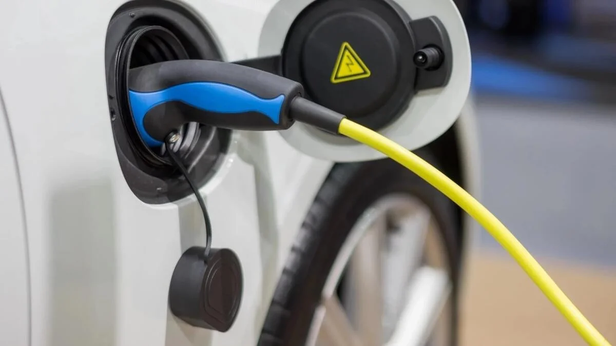 Hybrydy plug-in pod ostrzałem badań. To zasłona dymna