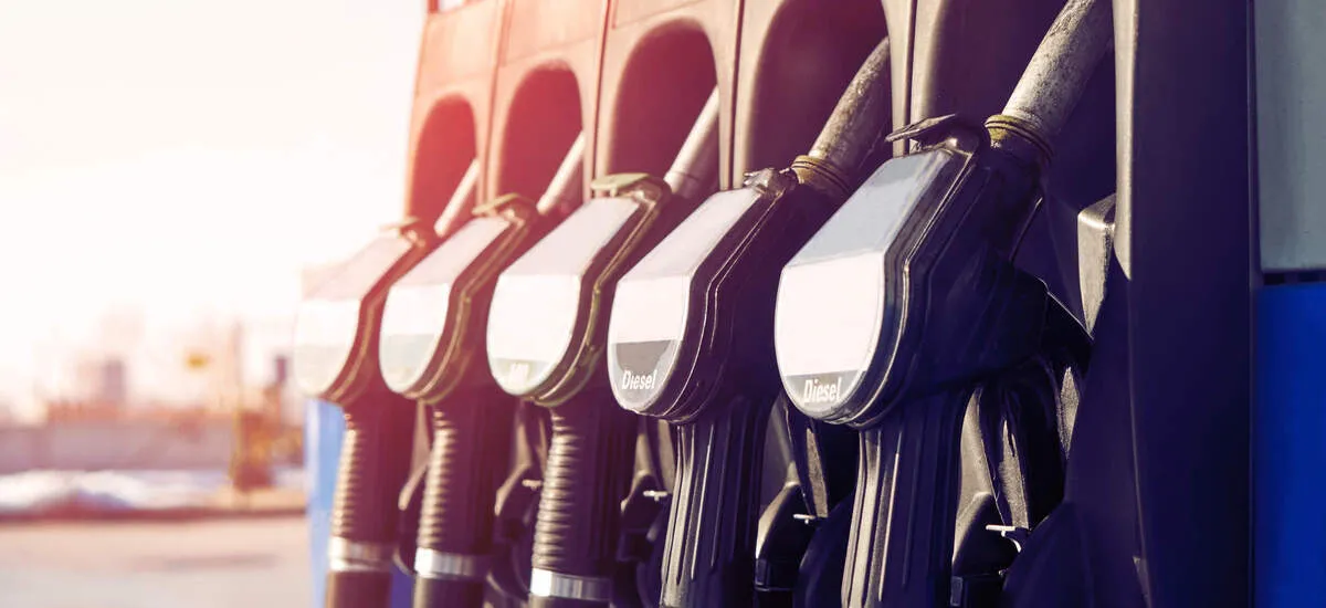 Paliwo tańsze niż znicze. Wysyp promocji, wstrzymaj dystrybutor